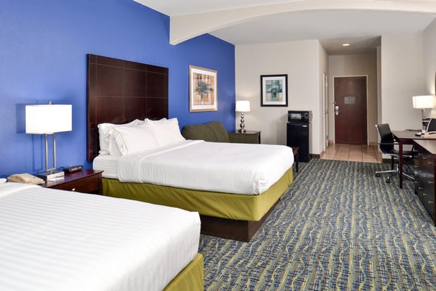 Images Holiday Inn Express & Suites San Antonio South by IHG