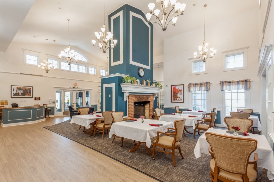 HeartFields Assisted Living at Frederick boasts a spacious dining area for our seniors!