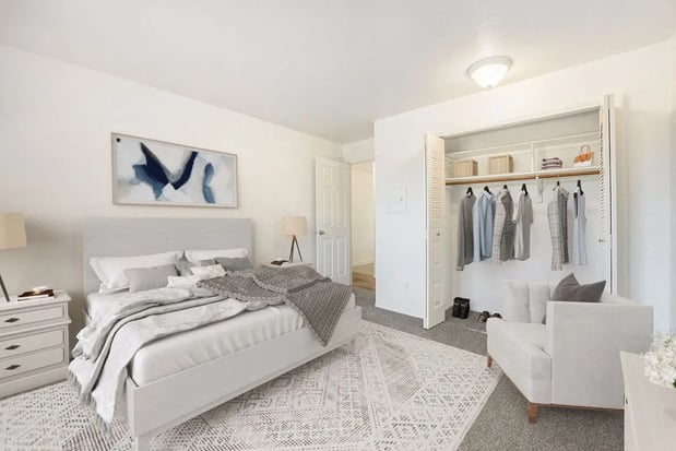 Images Hampton Lakes Apartments