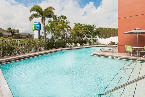 Images Holiday Inn Express & Suites Nearest Universal Orlando by IHG