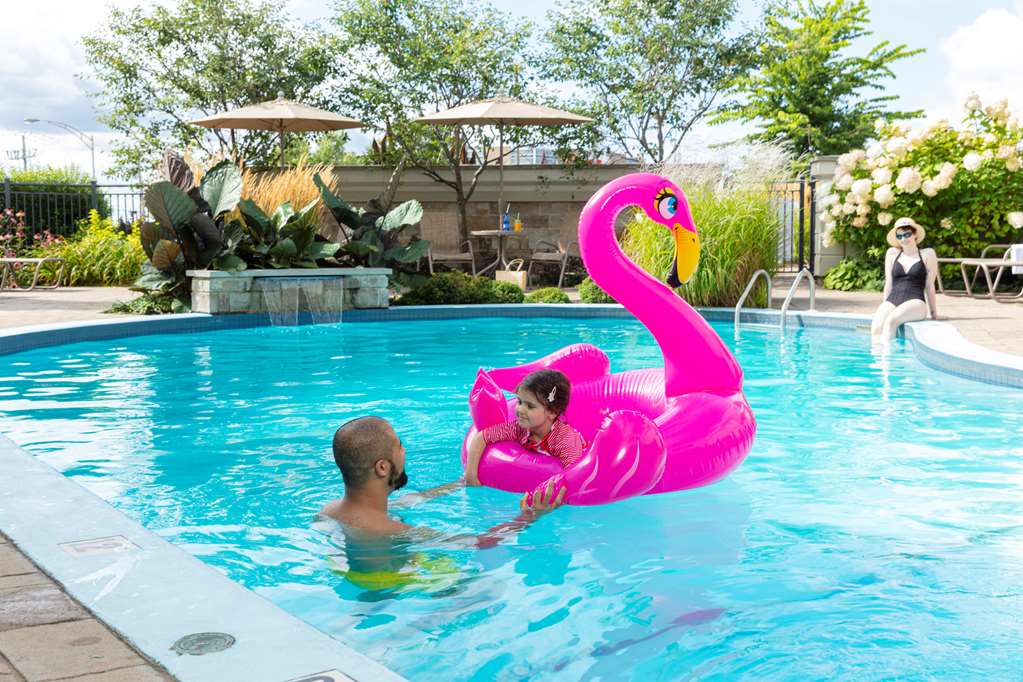 Best Western Premier Hotel Aristocrate à Quebec: Outdoor pool
