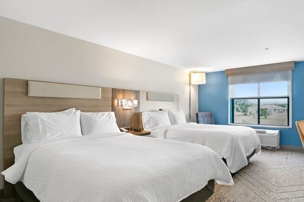 Images Holiday Inn Express Gulfport Beach by IHG