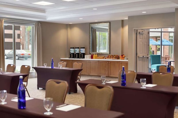 Images Hilton Garden Inn Stony Brook