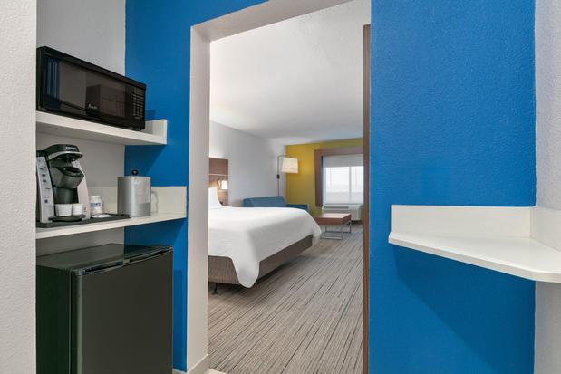 Images Holiday Inn Express San Antonio East - I-10, an IHG Hotel