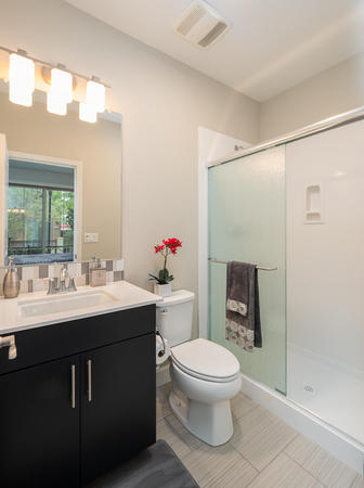 Images Jacqueline Brown - Realm Real Estate Group