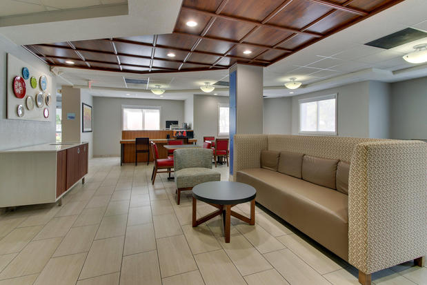 Images Holiday Inn Express West Palm Beach Metrocentre by IHG