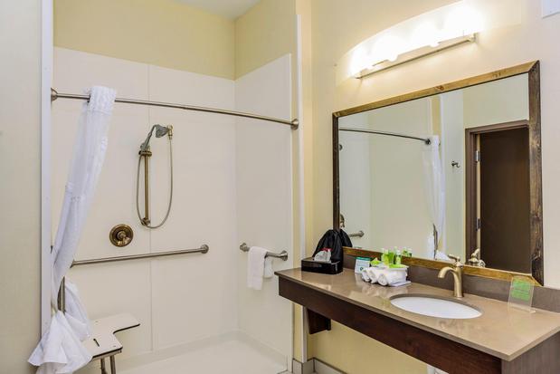 Images Holiday Inn Express Cheektowaga North East by IHG