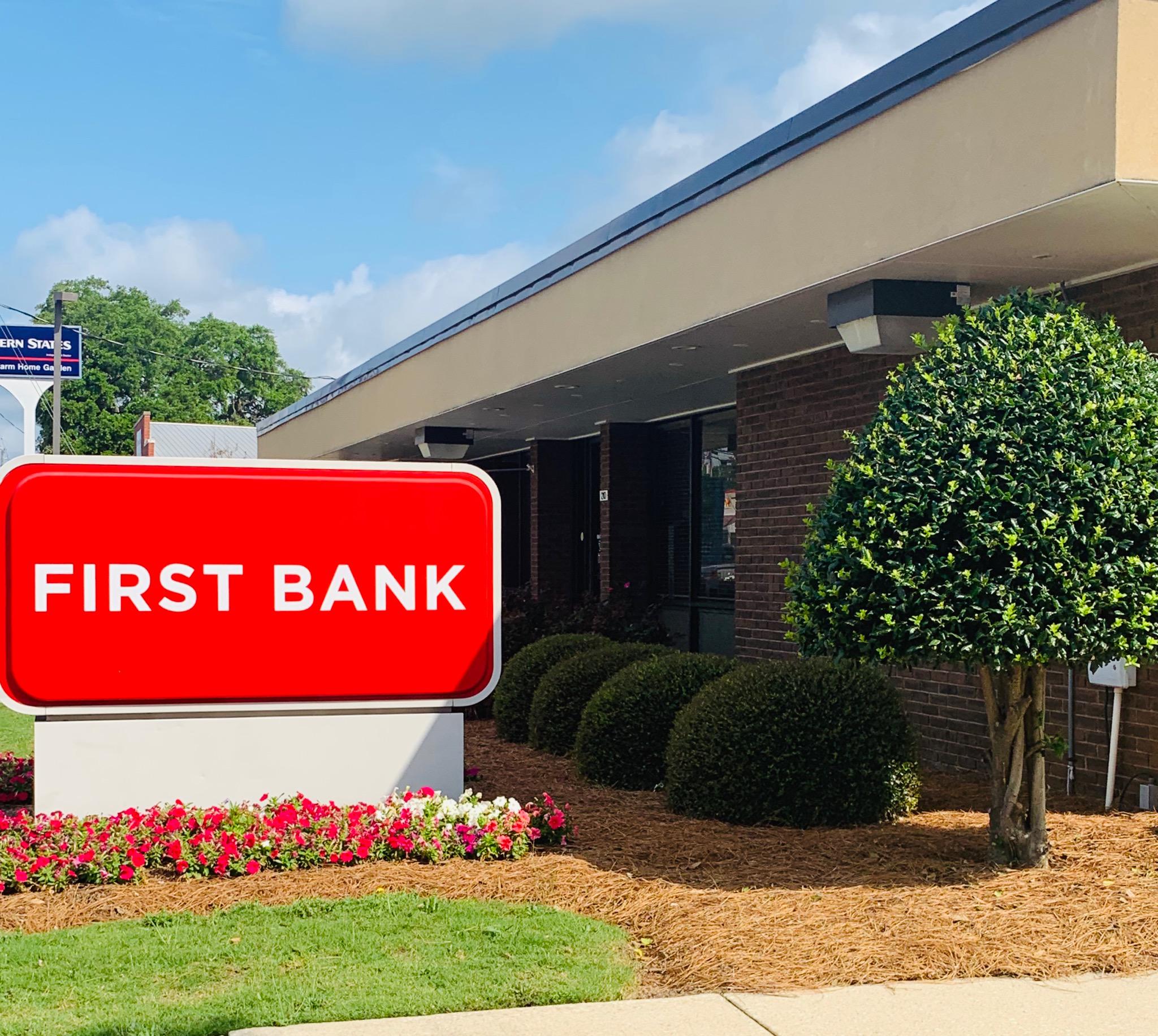 Come visit the First Bank Pembroke branch. Your local team will provide expert financial advice, flexible rates, business solutions, and convenient mobile options.