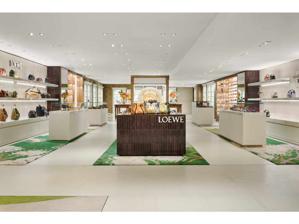Images LOEWE La Rinascente Milan - Accessories