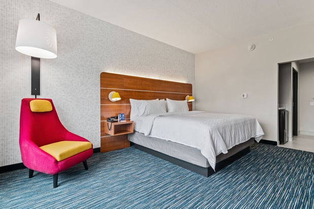 Images Holiday Inn Express & Suites Orlando - Lake Buena Vista by IHG