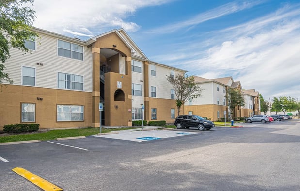 Images Pinewood Apartments