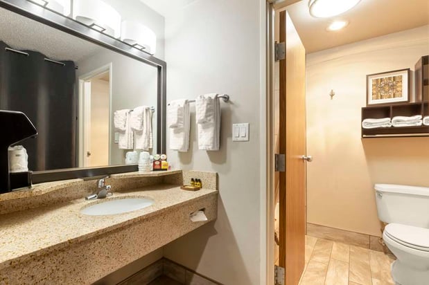 Images Best Western Plus Midwest Inn