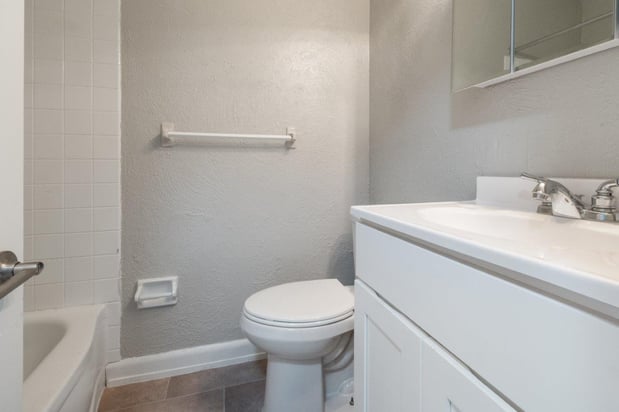 Images Aston Pointe Apartment Homes