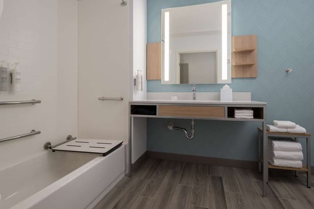 Images Hilton Garden Inn Tacoma Downtown