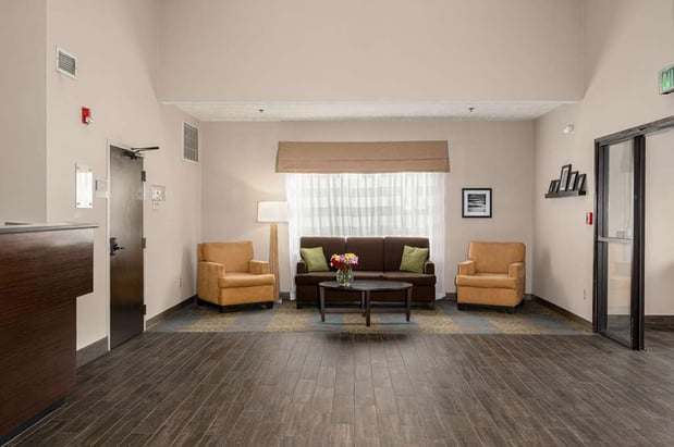 Images SureStay by Best Western Summerville Flowertown