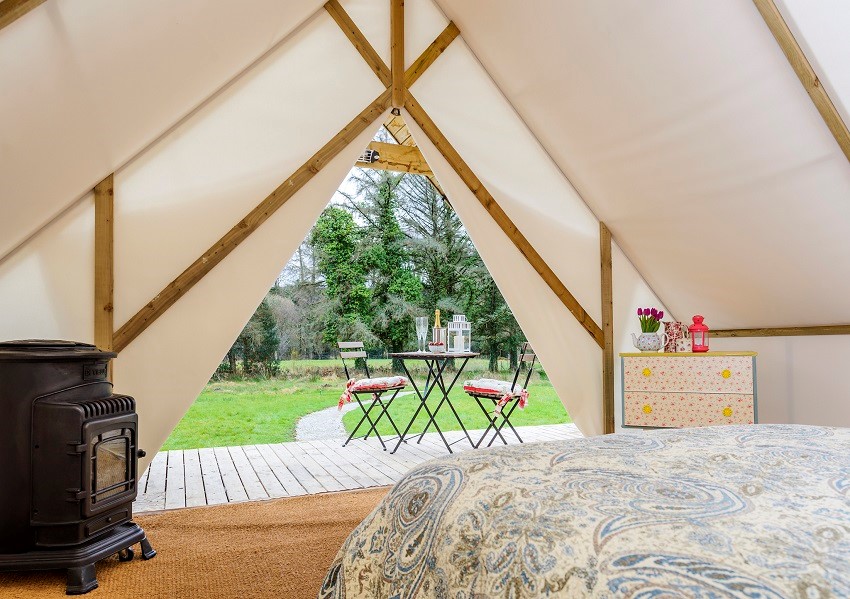 At Killarney Glamping accommodation all our Lodges, Suites and Cabins enjoy meadow views. Each is se Killarney Glamping At The Grove Kerry 087 975 0110