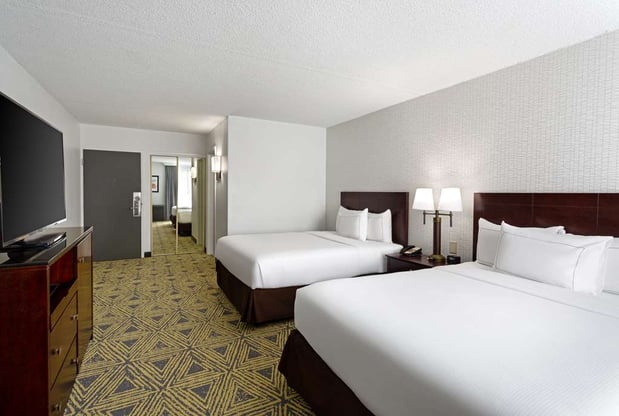 Images DoubleTree by Hilton Washington Meadow Lands Casino Area