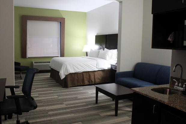 Images Holiday Inn Express & Suites Heber Springs, an IHG Hotel