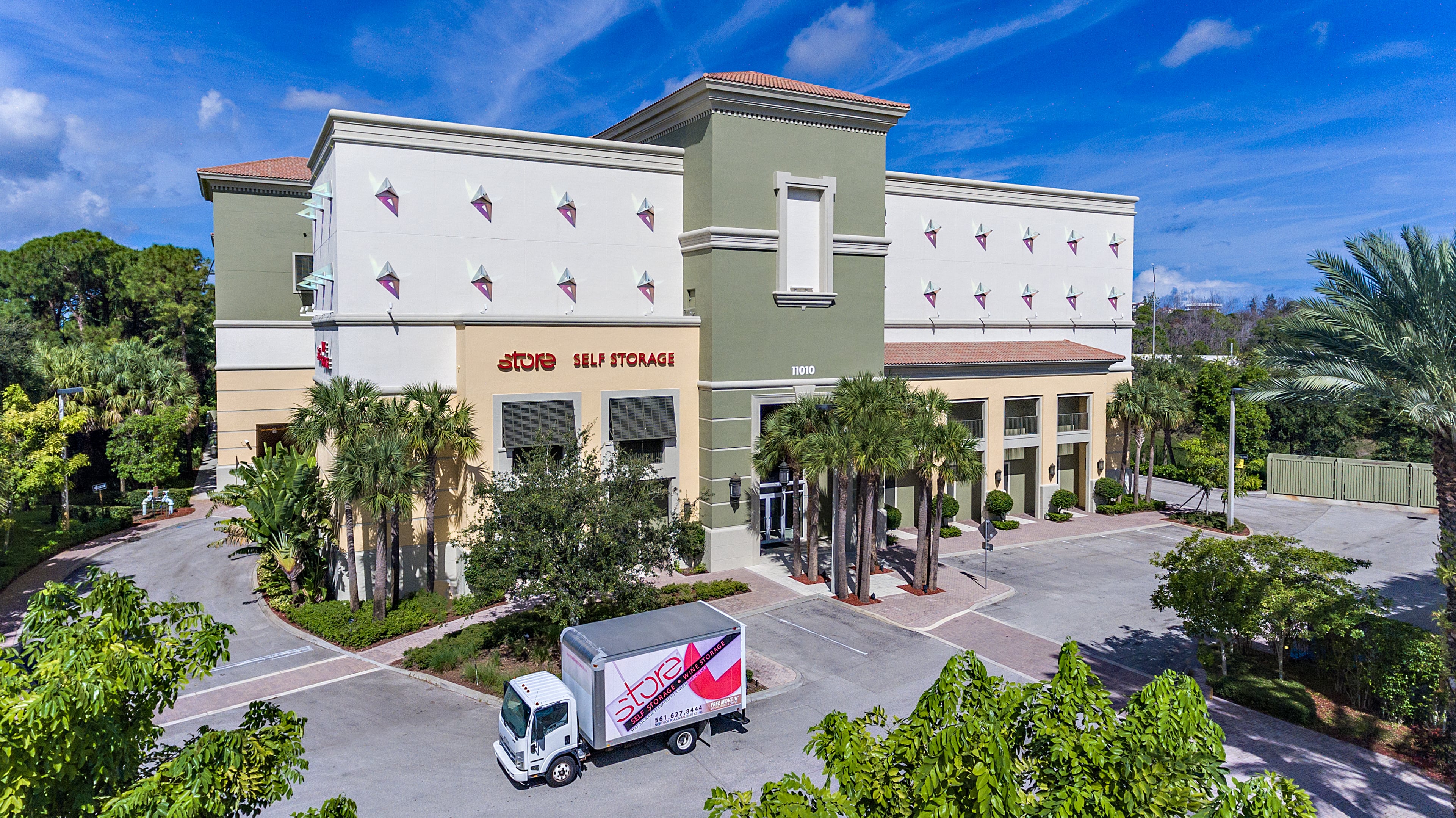 Self Storage Facility in Palm Beach Gardens, FL