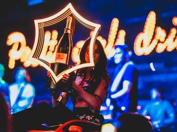 Images Dierks Bentley's Whiskey Row Denver