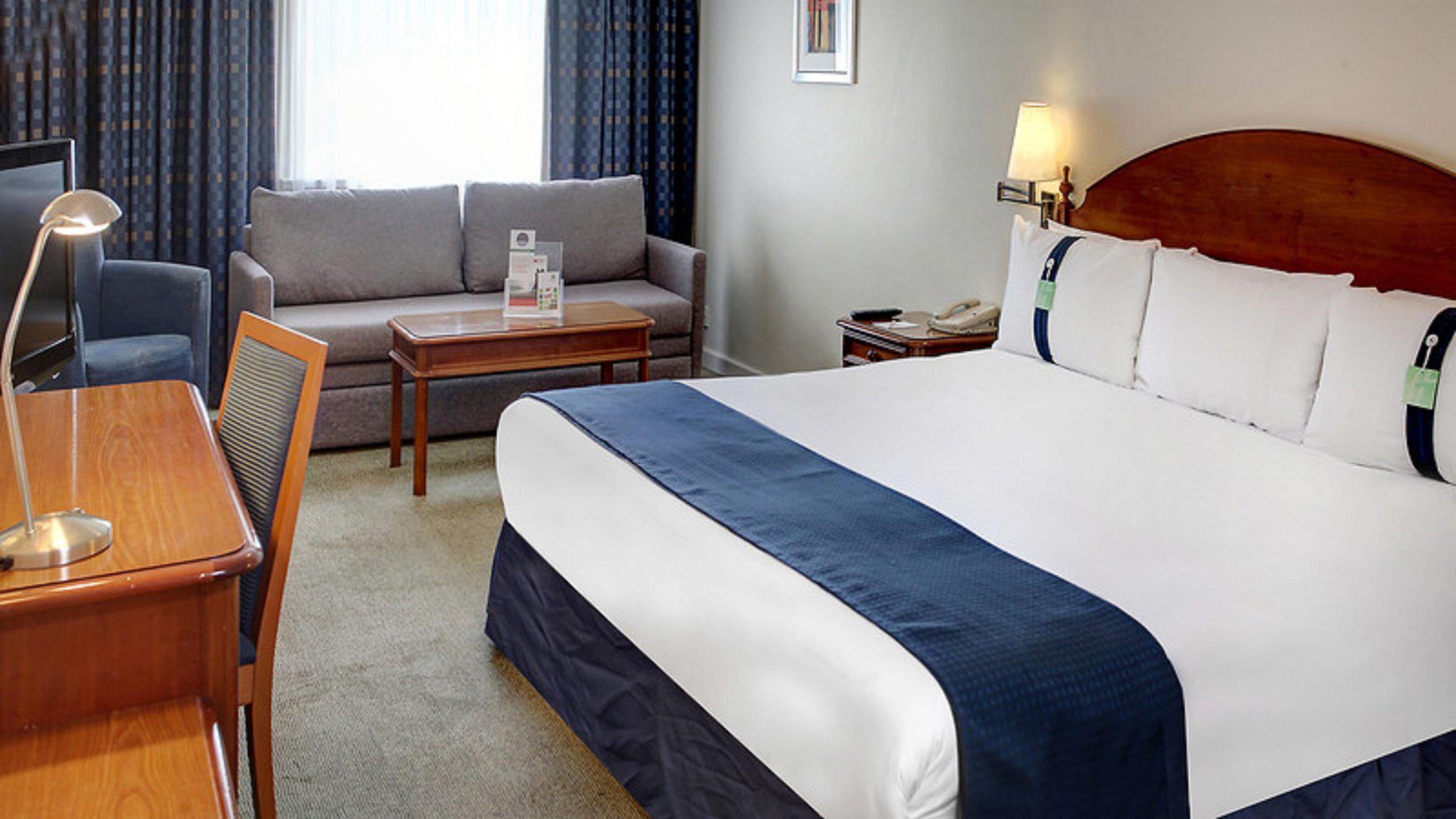 Holiday Inn Aylesbury, an IHG Hotel Aylesbury 01296 792200