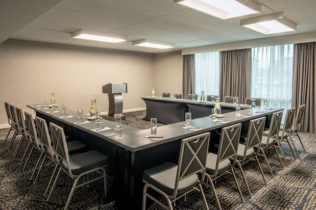 Images DoubleTree by Hilton Hotel Chicago - North Shore Conference Center