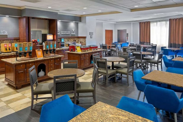 Images Hampton Inn & Suites Kansas City-Country Club Plaza