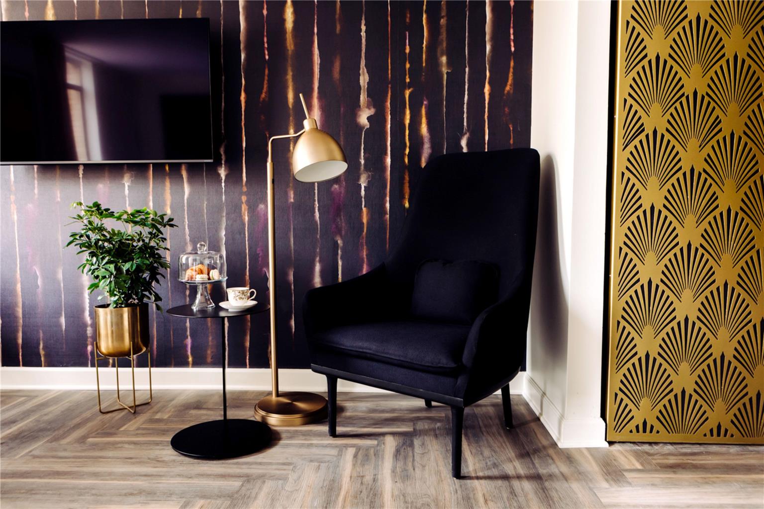 Guest room