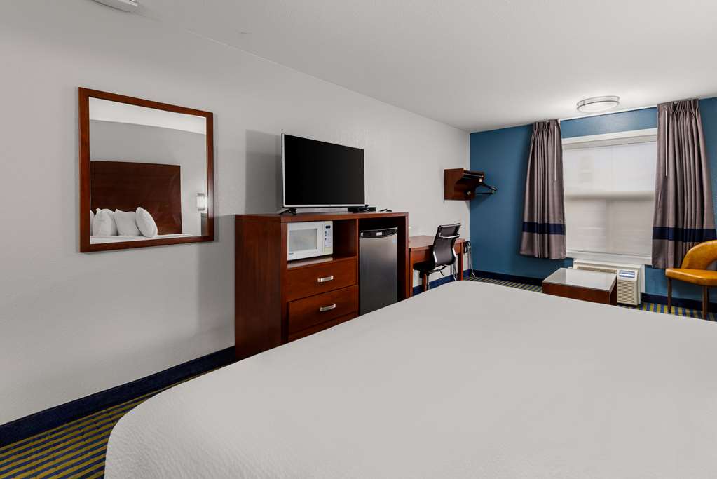 Images SureStay Plus by Best Western Brooks