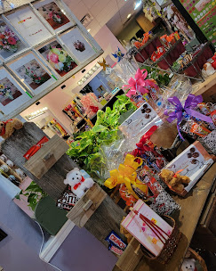 RosAmungThorns Flowers & Gifts Image