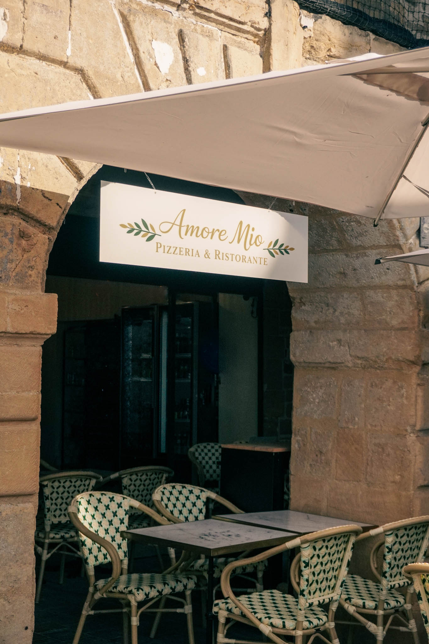 Restaurant italien situé sur la Place Ducale à Charleville-Mézières. Découvrez nos pizzas napolitaines cuites au feu de bois, nos spécialités italiennes maison et notre terrasse conviviale au cœur de la ville. Restaurant italien situé sur la Place Ducale à Charleville-Mézières. Découvrez nos pizzas napolitaines cuites au feu de bois, nos spécialités italiennes maison et notre terrasse conviviale au cœur de la ville.