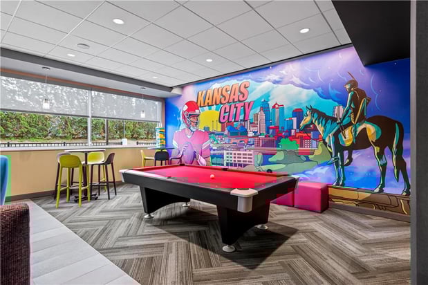 Images Tru by Hilton Kansas City Airport