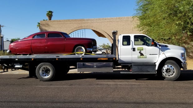 Images Freeway Towing & Storage