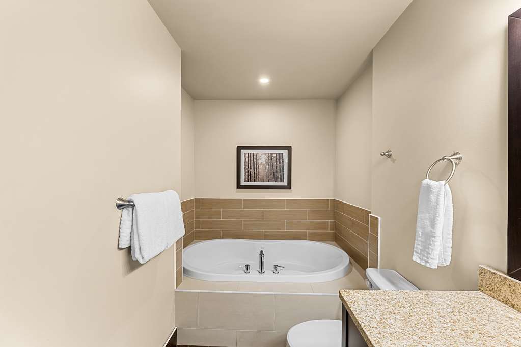 Images Best Western Plus Lacombe Inn & Suites