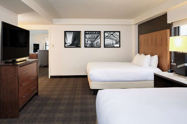 Images DoubleTree by Hilton Hotel & Suites Pittsburgh Downtown
