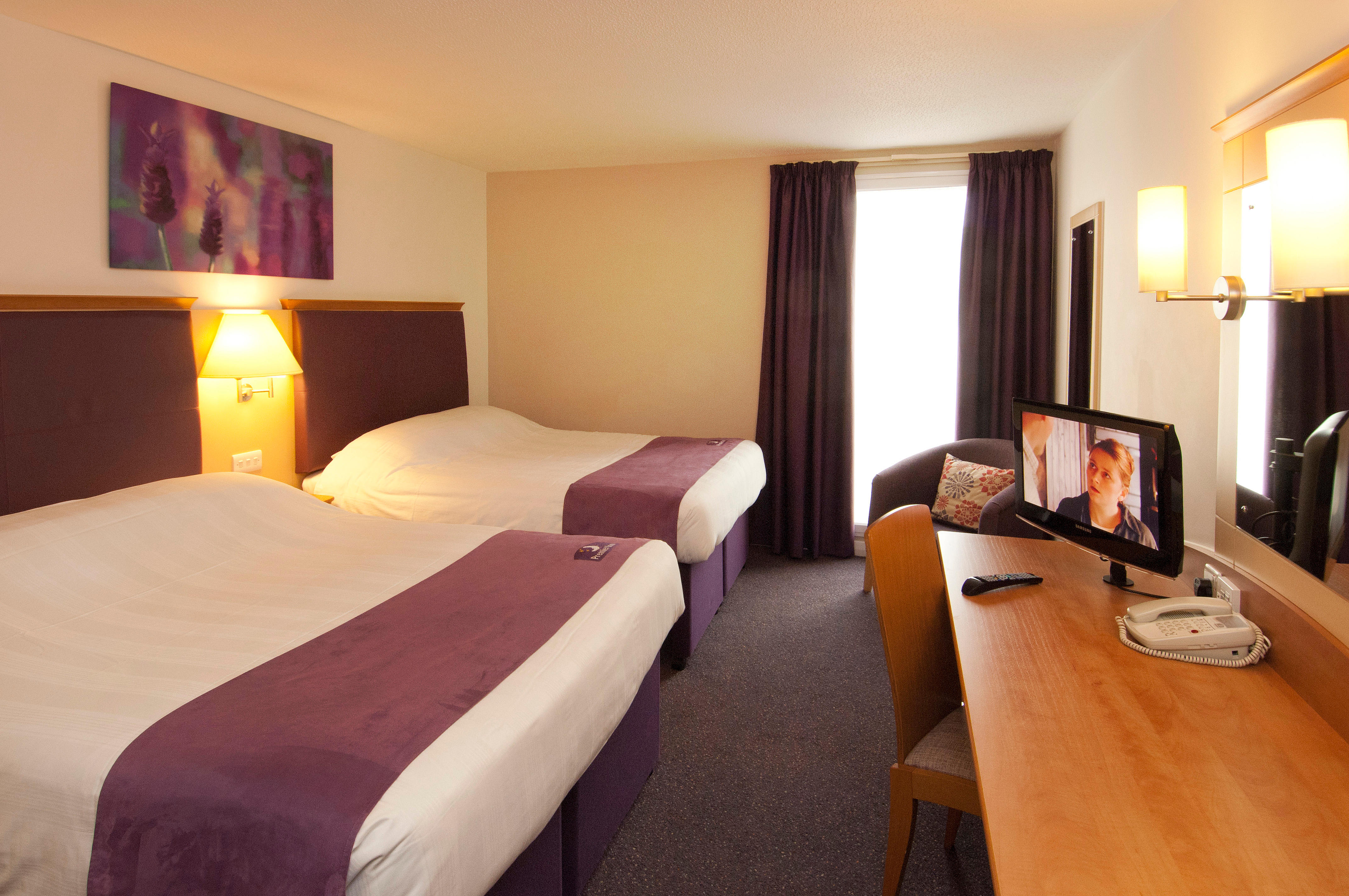 Images Premier Inn London Heathrow Airport T2 & T3 (Bath Road) hotel