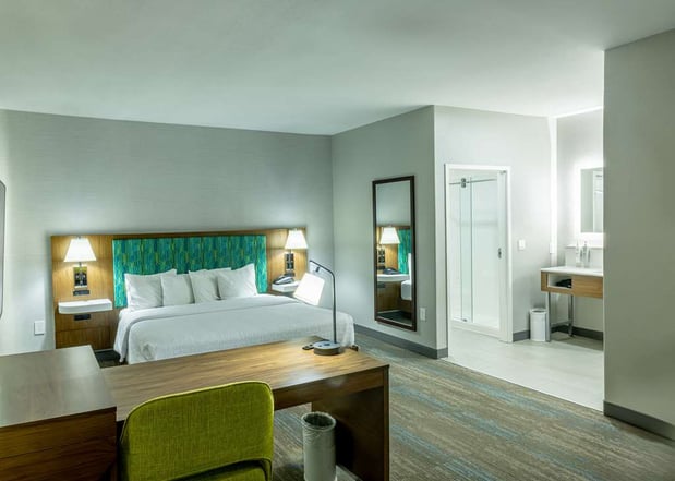 Images Hampton Inn & Suites Cleburne