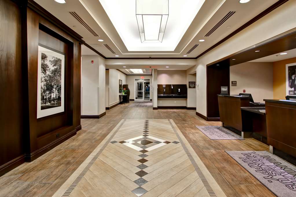 Lobby Hampton Inn by Hilton Toronto Airport Corporate Centre Toronto (416)646-3000