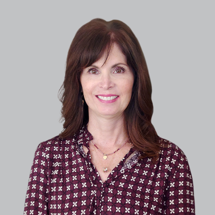 Headshot of Kelly Simms, a wealth advisor at Chase