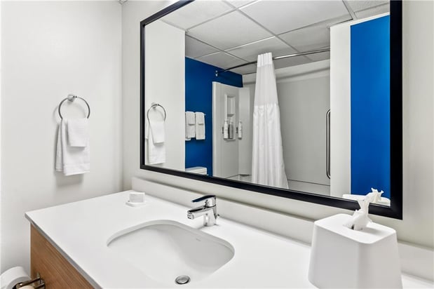 Images Spark by Hilton Lexington