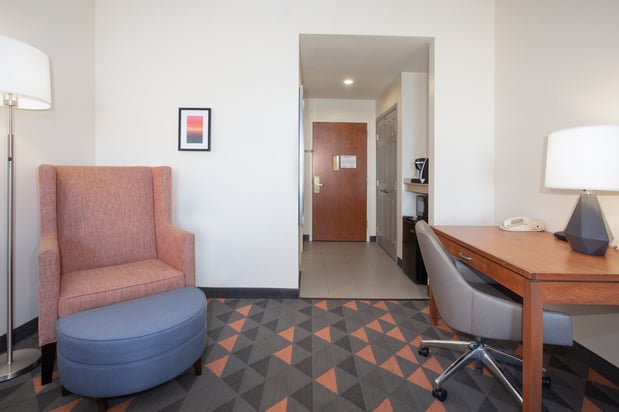 Images Holiday Inn & Suites Goodyear - West Phoenix Area by IHG