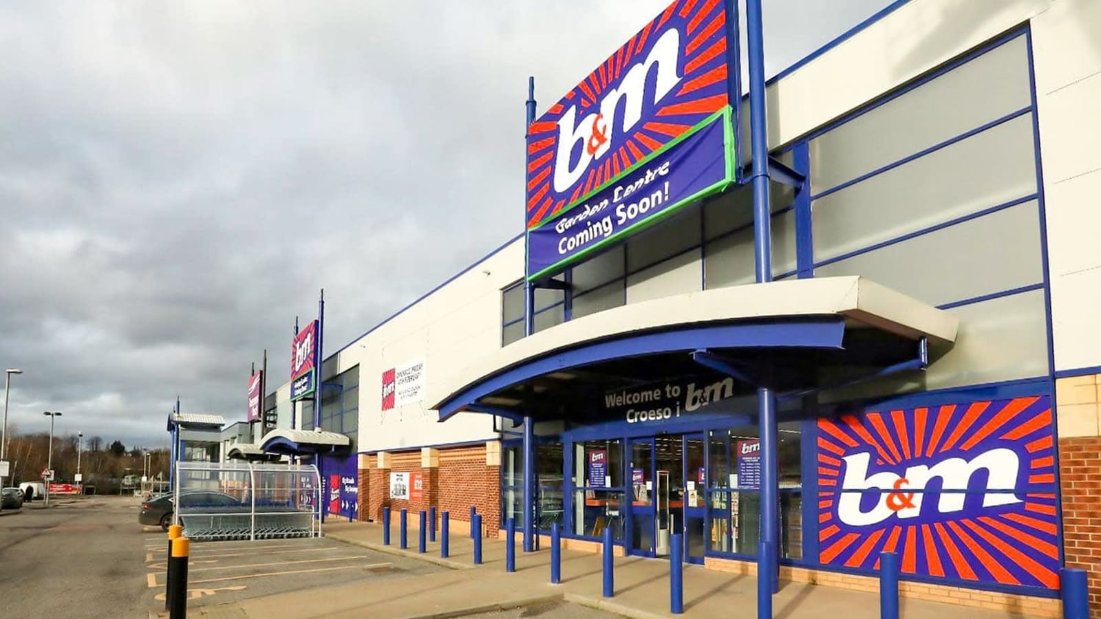 Images B&M Store with Garden Centre