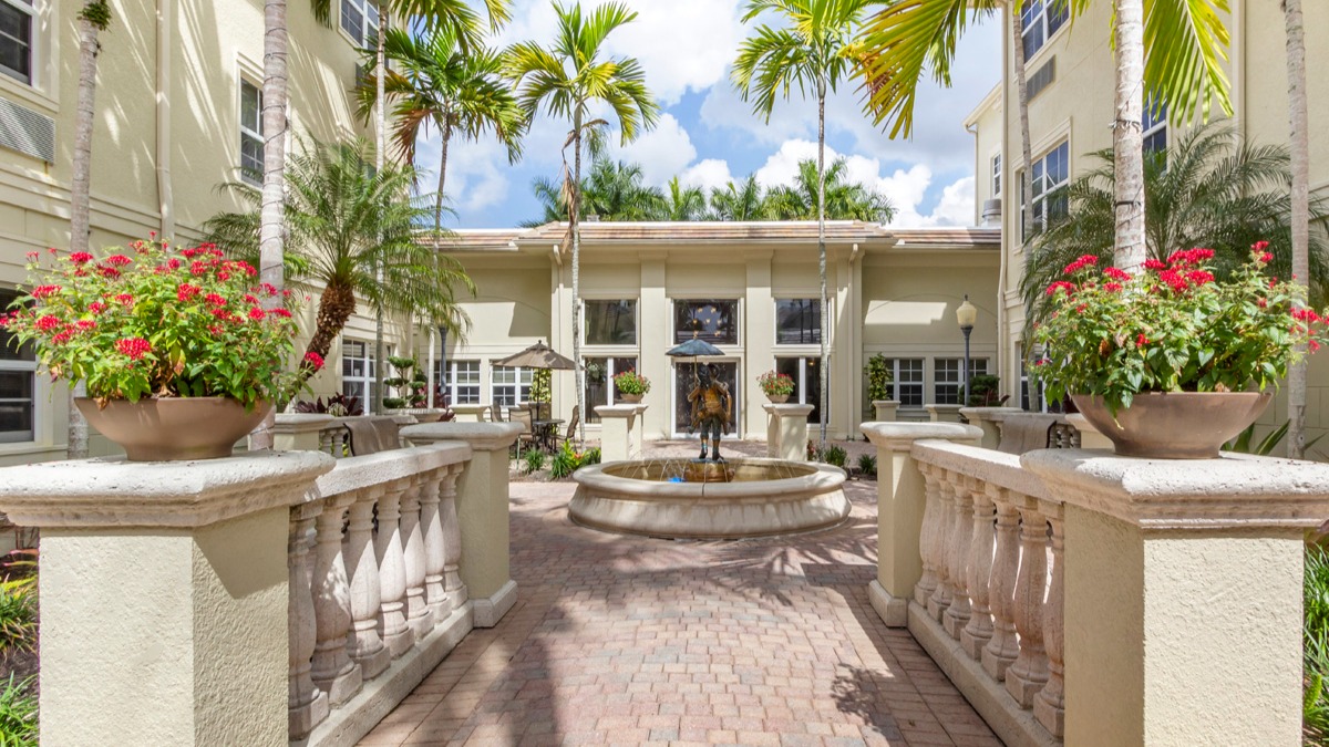 Brookdale North Naples Courtyard