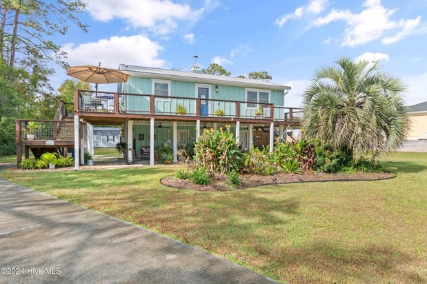 Images CENTURY 21 Triangle Group: Danielle Stewart | Realtor | Broker
