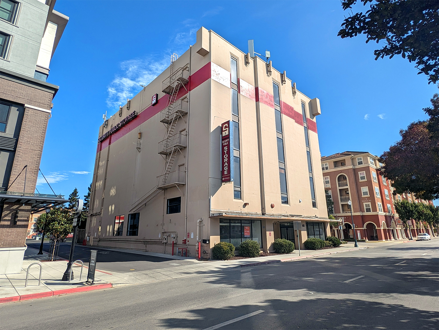 Self Storage Facility in Redwood City, CA.