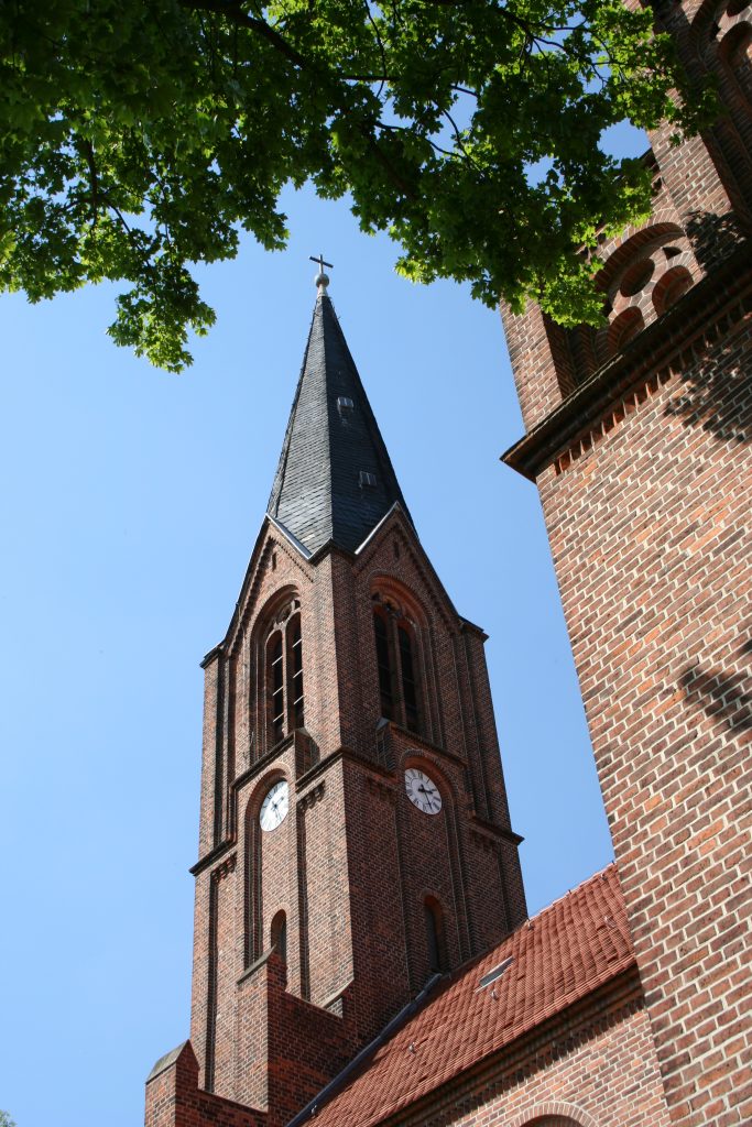 Kirche Neu Zauche - Ev. Kirchengemeinde Neu Zauche, Hauptstraße 8 in Neu Zauche