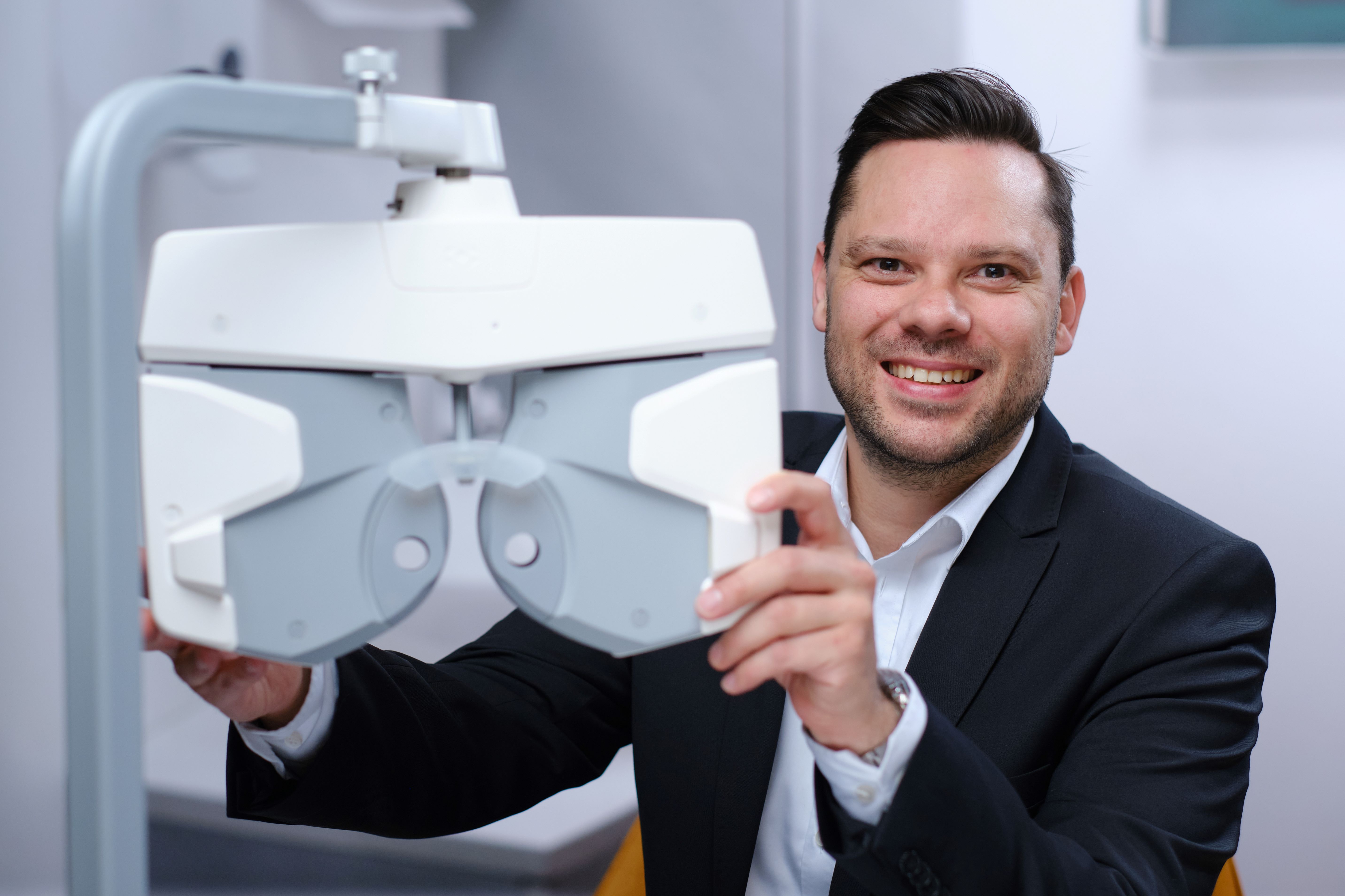 Laurens van Rijssen, Opticien en eigenaar in onze Ede winkel