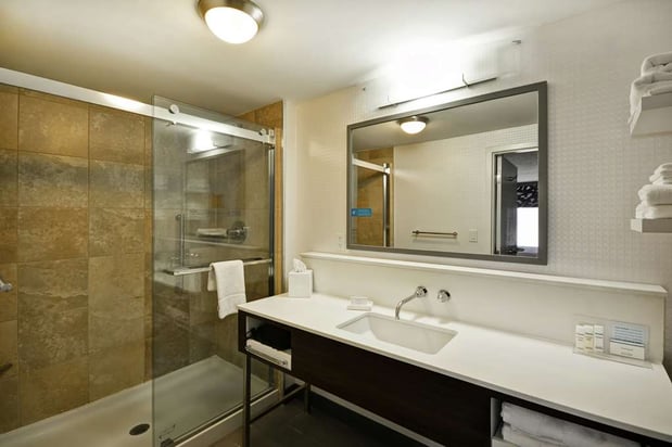 Images Hampton Inn & Suites Columbus-Easton Area