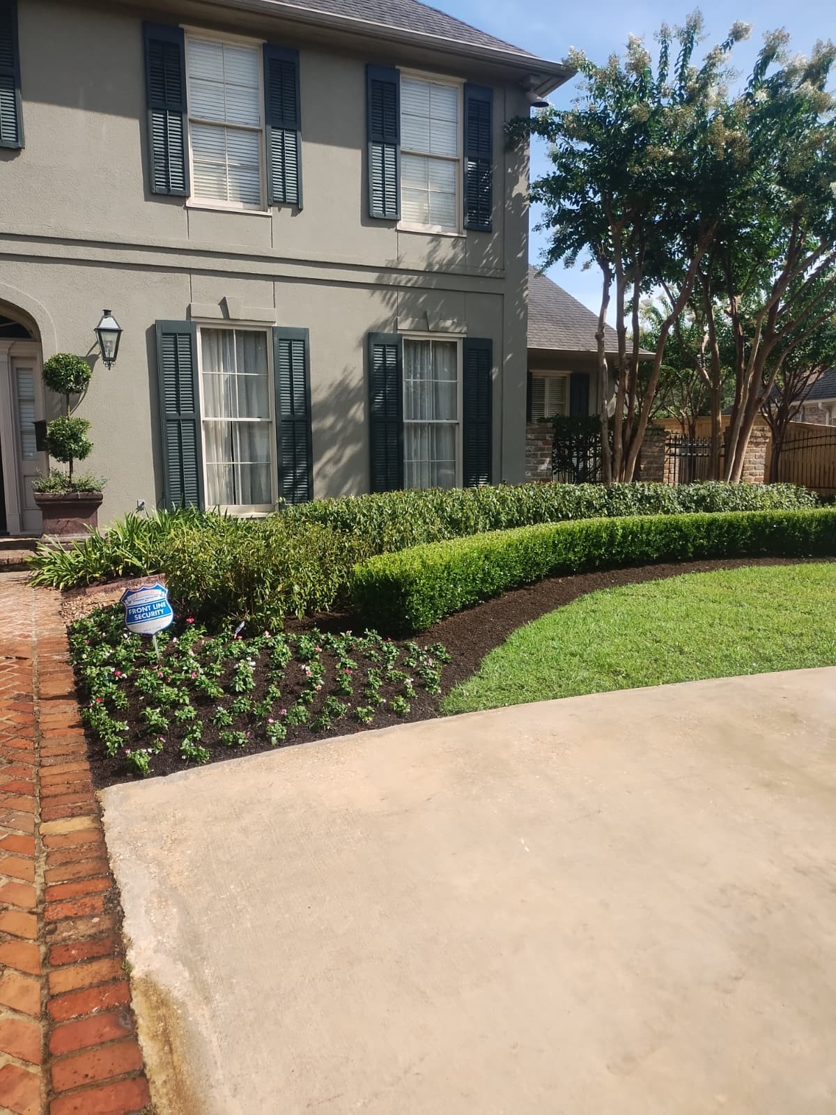 Southern Lawn & Landscapes LLC Image