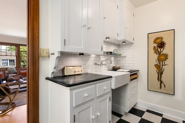 Images Lauren Essl, REALTOR